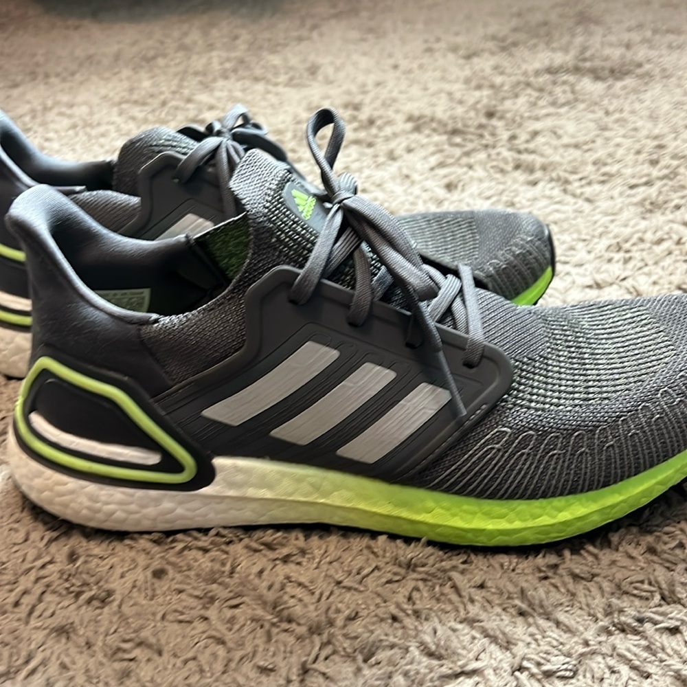 Mens Adidas running shoes size 10.5 10 1/2 green and gray. Like new